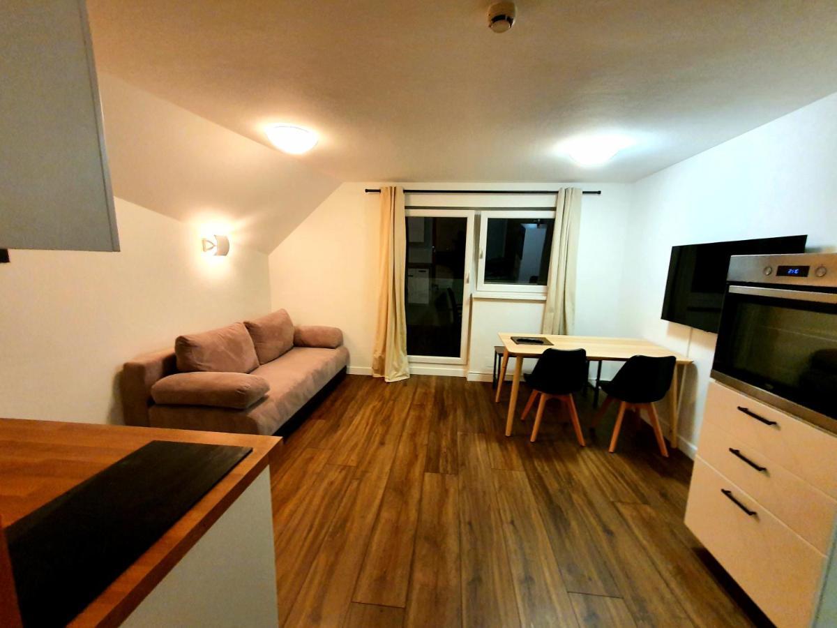 Alpen Apartment + Sauna Und Netflix ピーゼンドルフ エクステリア 写真