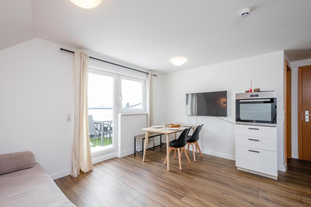 Alpen Apartment + Sauna Und Netflix ピーゼンドルフ エクステリア 写真